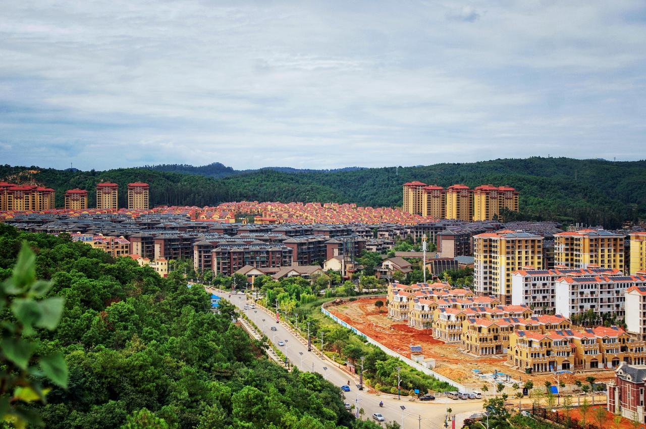 Howard Johnson Flower City Hotel Kunming Kültér fotó